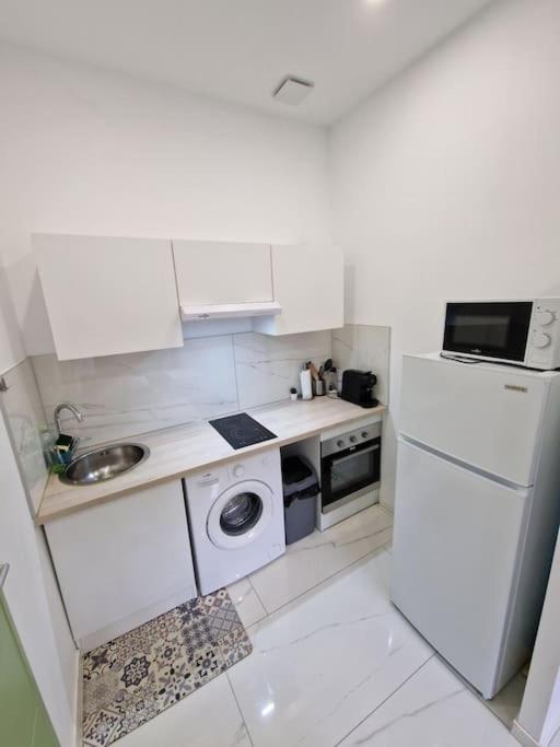 T1 Bis 1 Chambre Saint-Etienne  Bagian luar foto